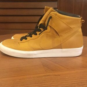 2011 Nike Dunk Hi’s in Bronze (size 11)